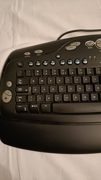 Klawiatura komputerowa Logitech multimedialna