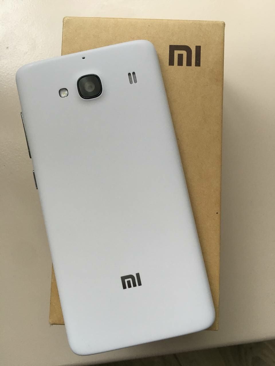 Телефон Xiaomi Redmi 2