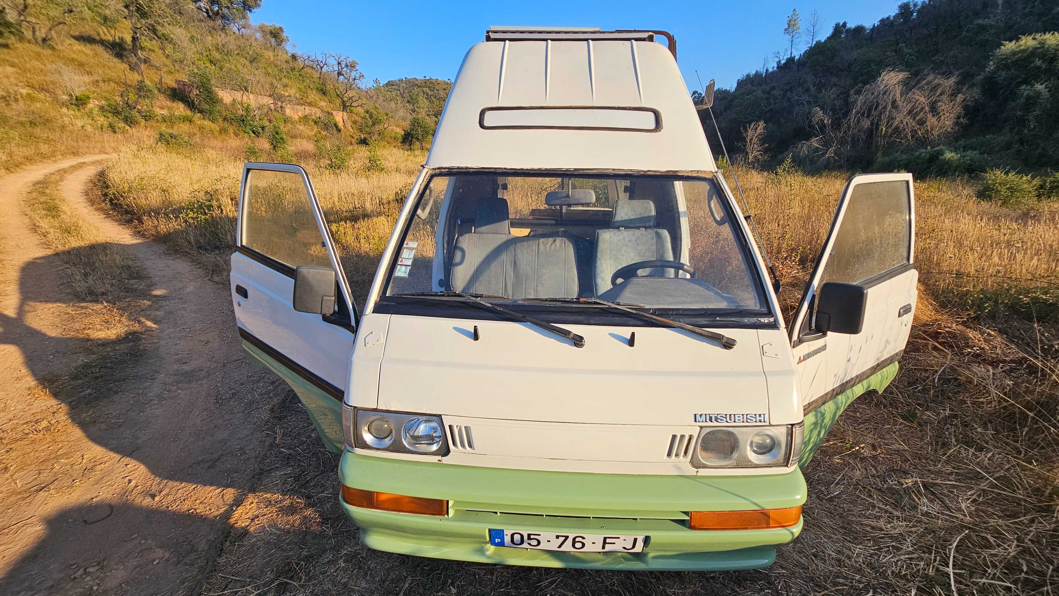 ***Mitsubishi L300 VAN - Muito Fofinha***