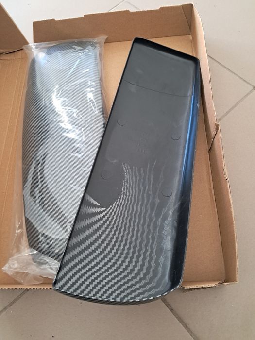 Декоративна накладка на підлокітник БМВ Х5 Е70