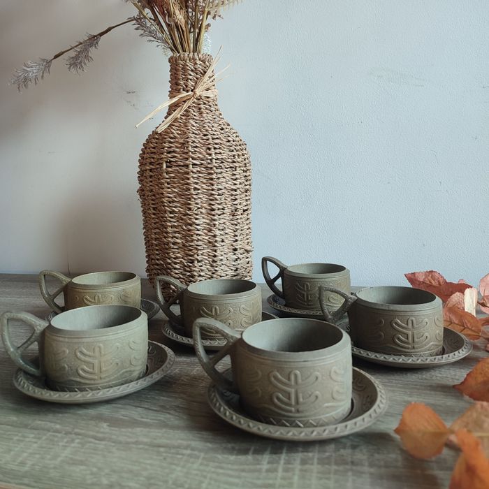 Filiżanki khaki z podstawką wzorzyste plastikowe jesienne zestaw 6