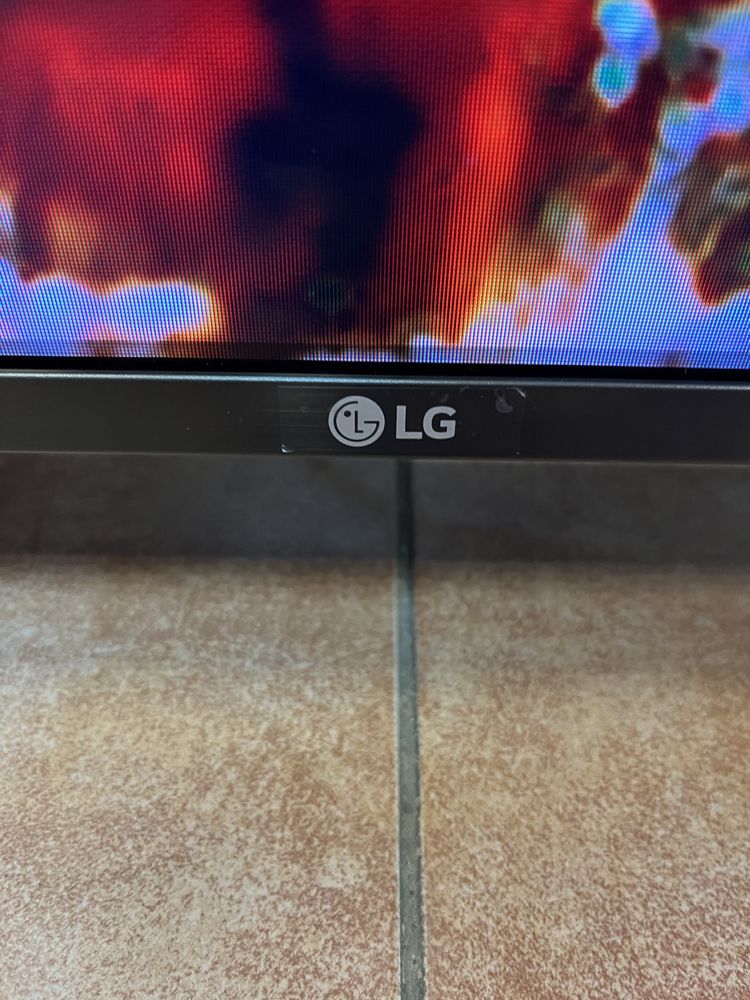 Lg 49 дюймів