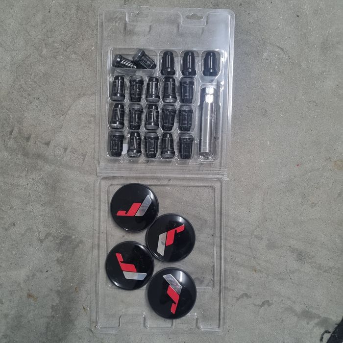 Conjunto Jantes Japan Racing JR3 17' + Pneus 205/45/17 novos
