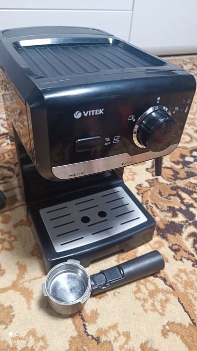 Кавомашина Vitek VT-1502 BK — твій особистий бариста вдома!