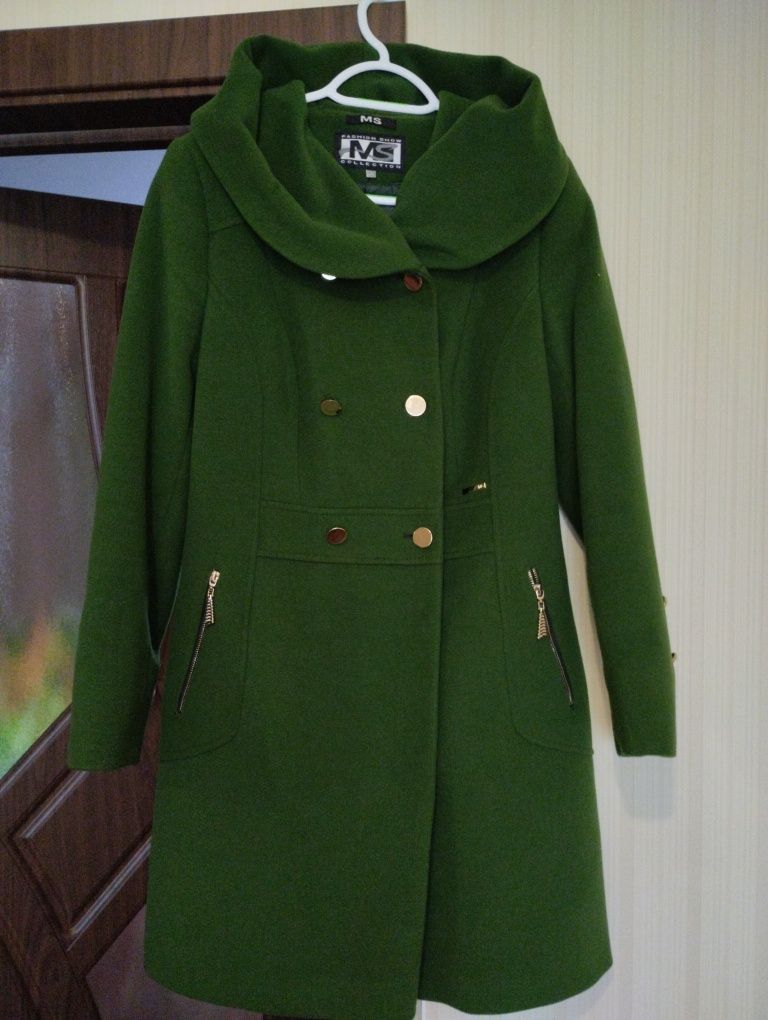 Жіноче пальто 52 розміру