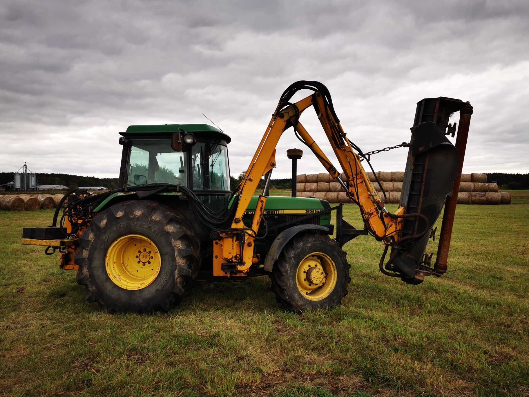 Johne Deere 2850 +kosiarka bijakowa herder