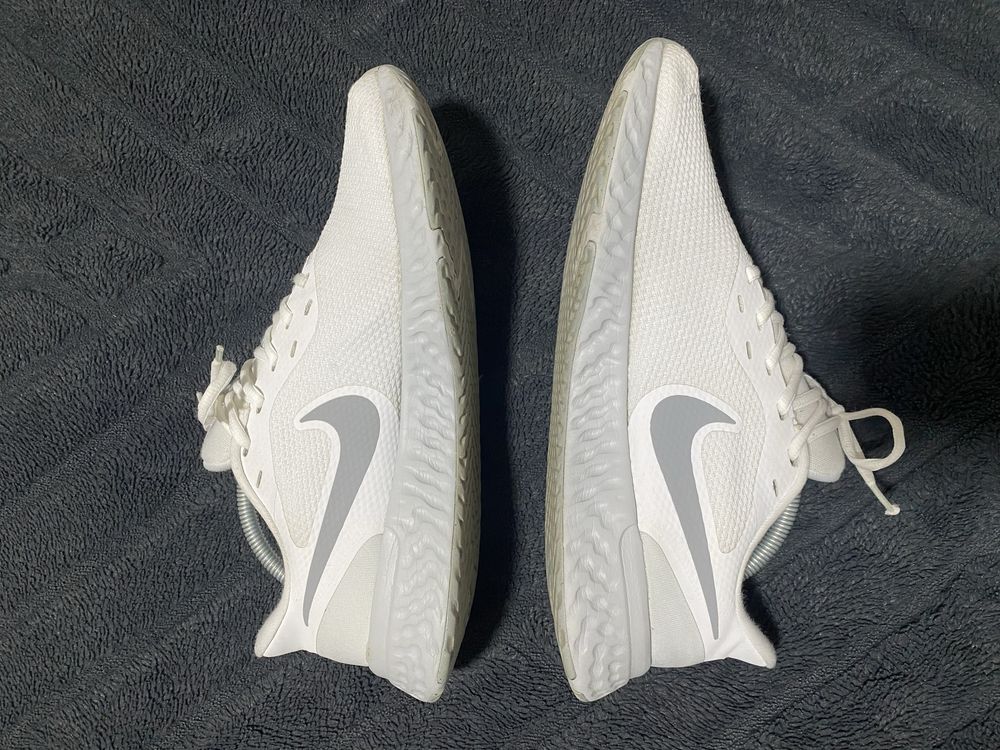 Кроссовки Nike Revolution 5 White 43р (27.5 см)