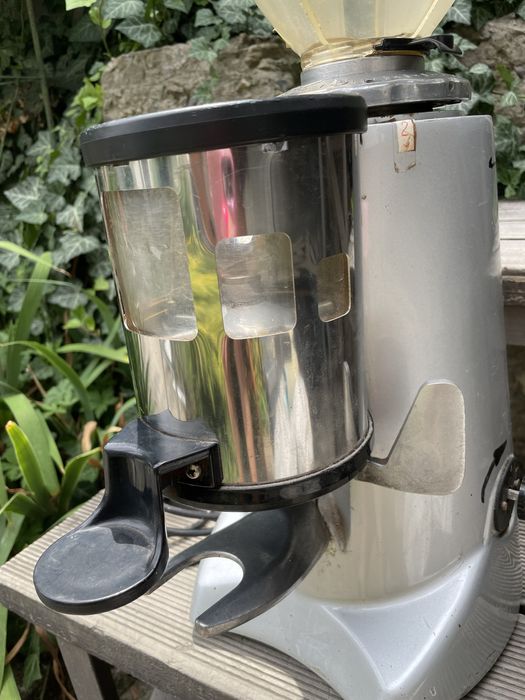 Кавомолка бункерна