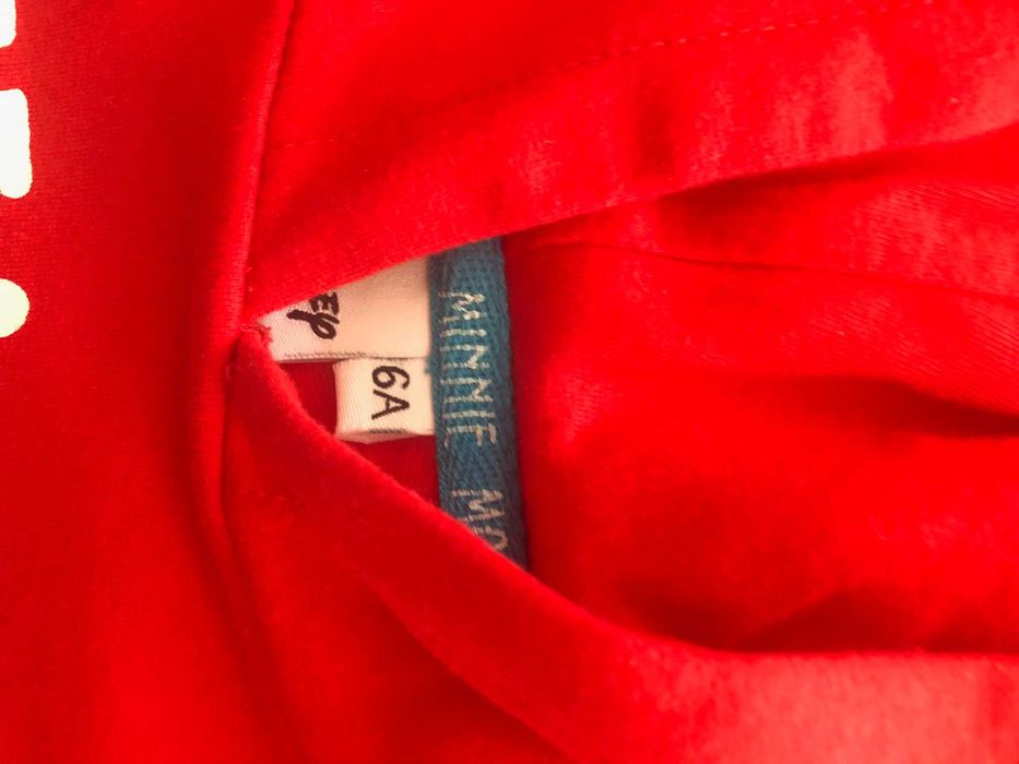 Camisola com capuz de menina 6 anos  (portes incluídos)