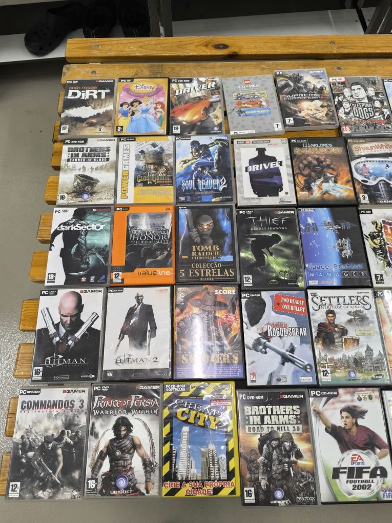 64 Jogos PC  Age of empires " Diablo 2 " " Football Manager " Guilty G