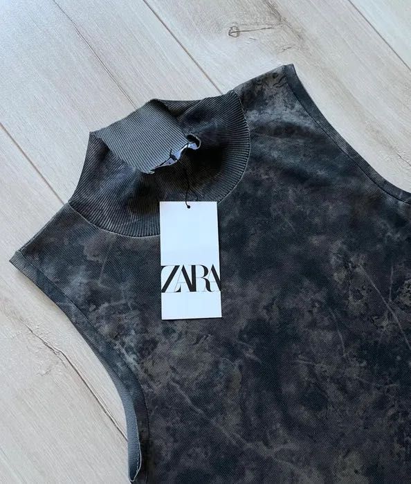 Стильна майка Zara