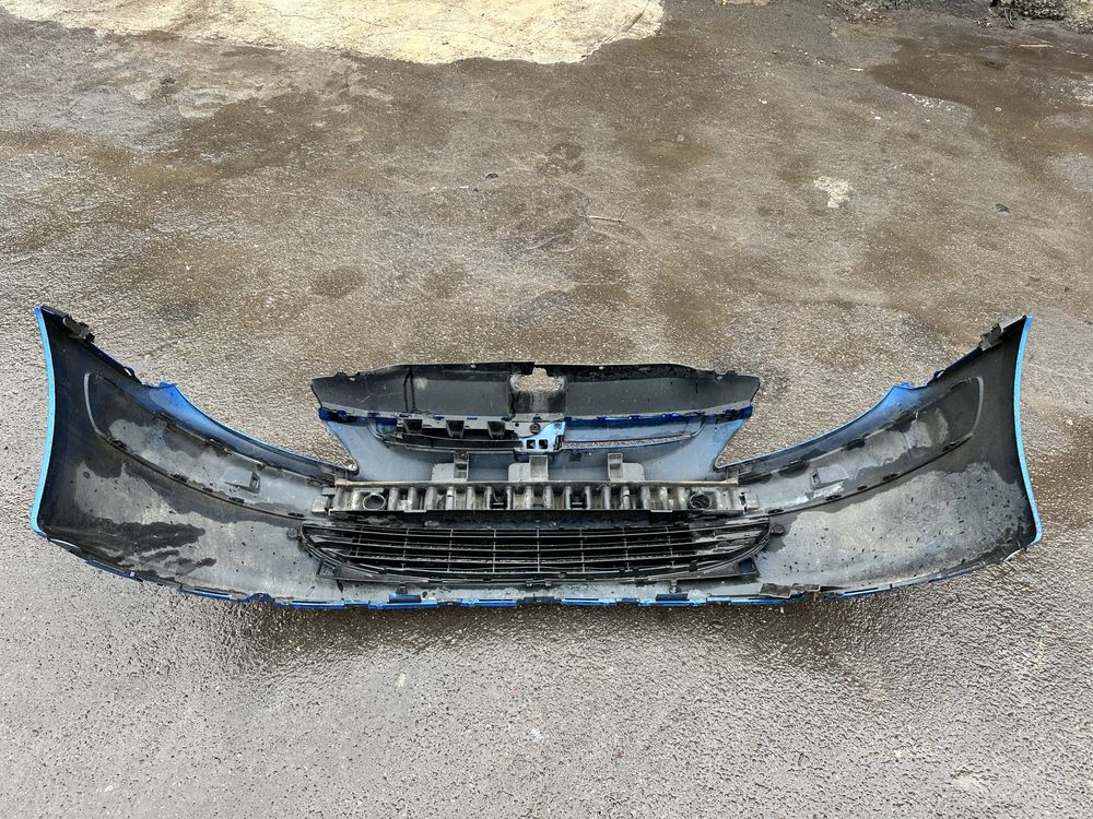 Передній бампер Peugeot 307 Пежо 307 2001-2005 дорестайл