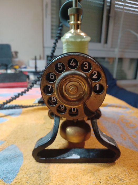 Telefone muito antigo