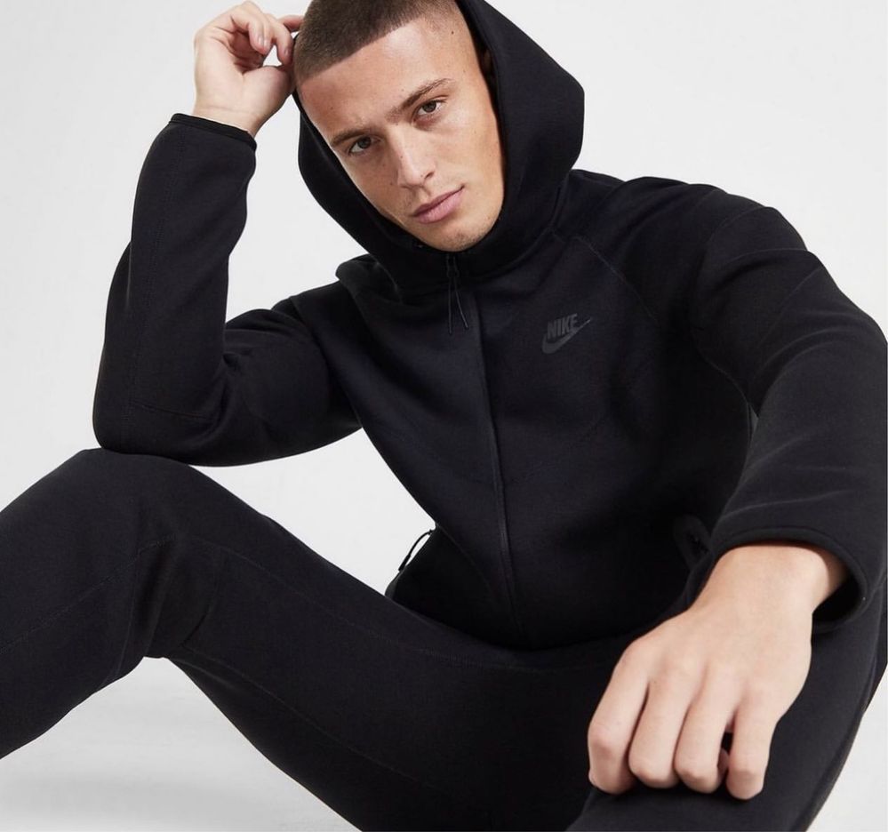 костюм Nike Sportswear Tech Fleece FB7921-010 штани худі