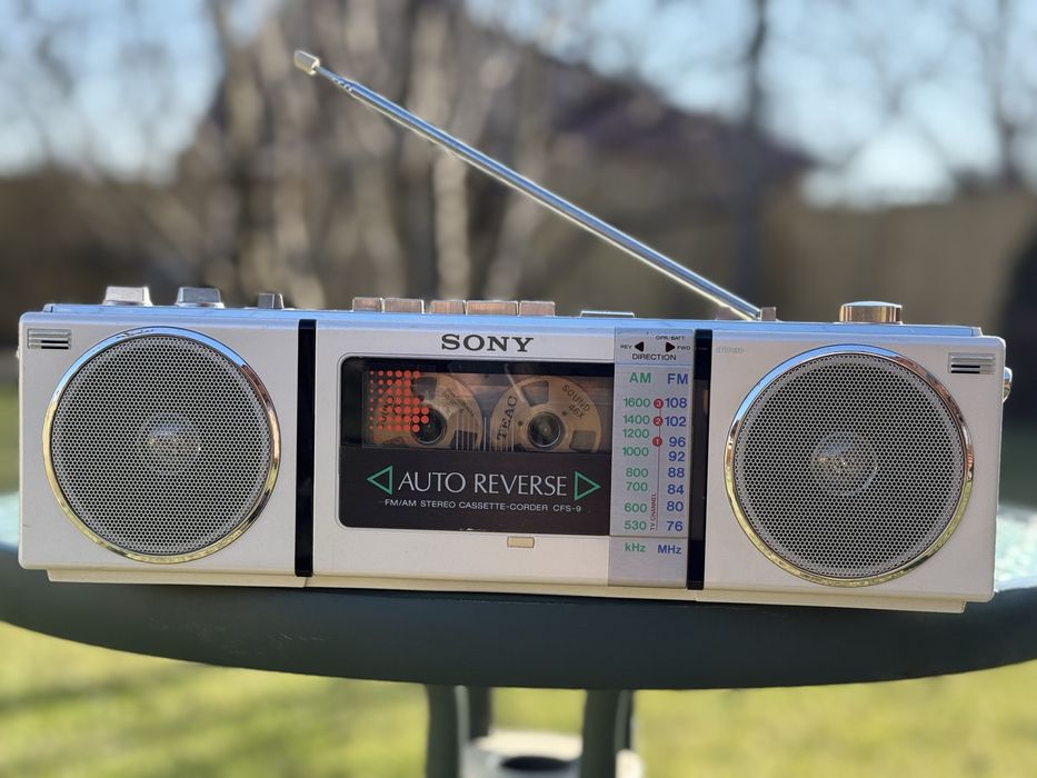 Продам магнитолу SONY CFS-9