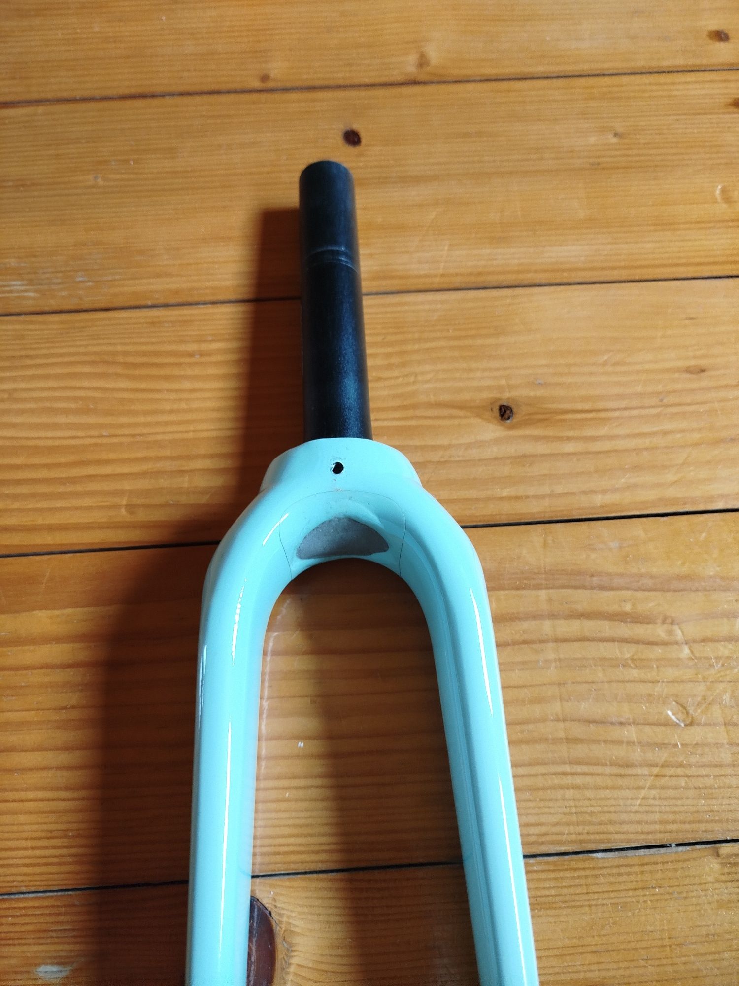 Widelec przedni Specialized pod koło 28-29 i sztywna oś