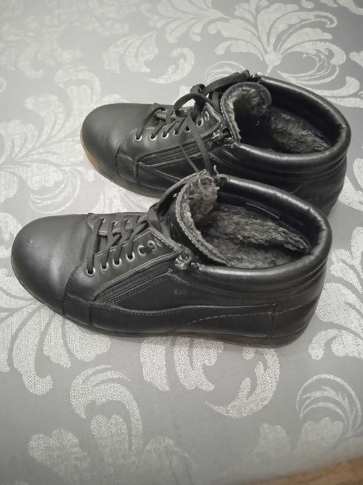 Зимние кожаные ботинки