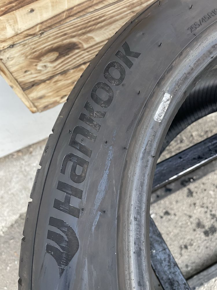 Літні шини 255/45/19 Hankook 23 рік стан ідеал