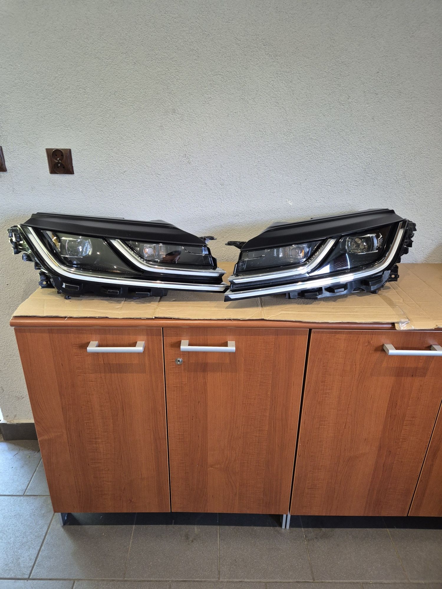 VW VOLKSWAGEN ARTEON LIft 19-2023 Lampa prawa REFLEKTOR Full led