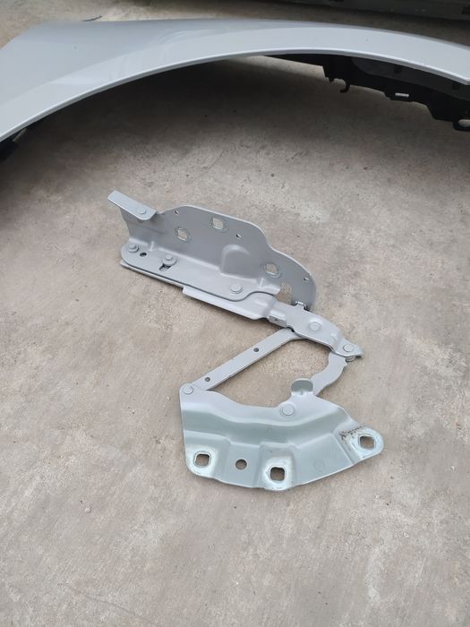 Петля капота Ягуар I-Pace