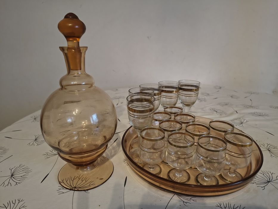 Karafka +15 kieliszkow