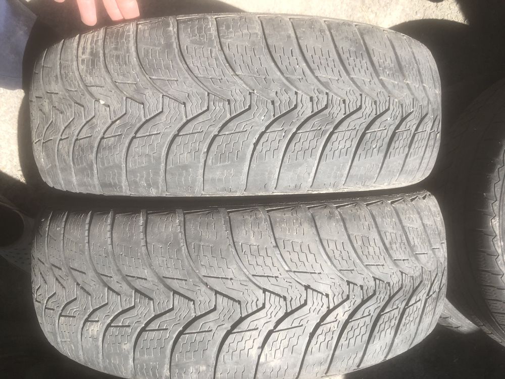 Зимняя резина 205/60 r16 2шт.