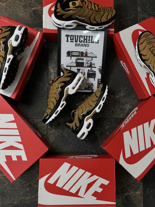 Кросівки Nike Tn Plus Оригінал Кросівки найк коричневі золоті жовті