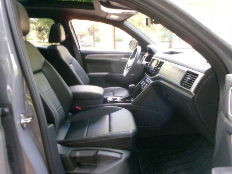 Volkswagen Atlas      2022