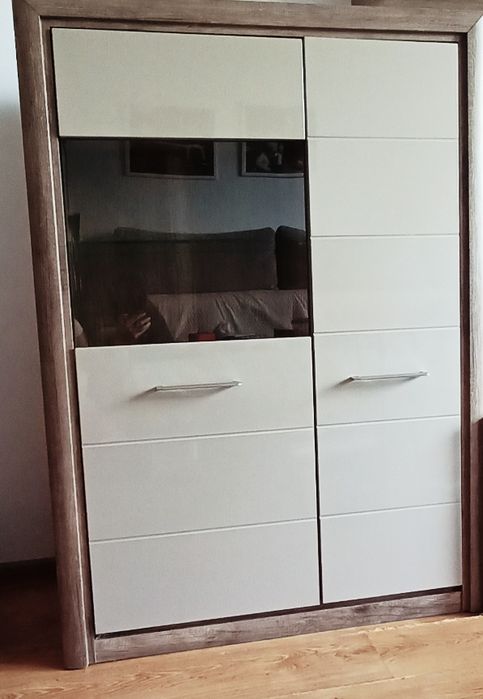 Szafka witryna Koen 2 kolor szary piaskowy połysk Black Red White