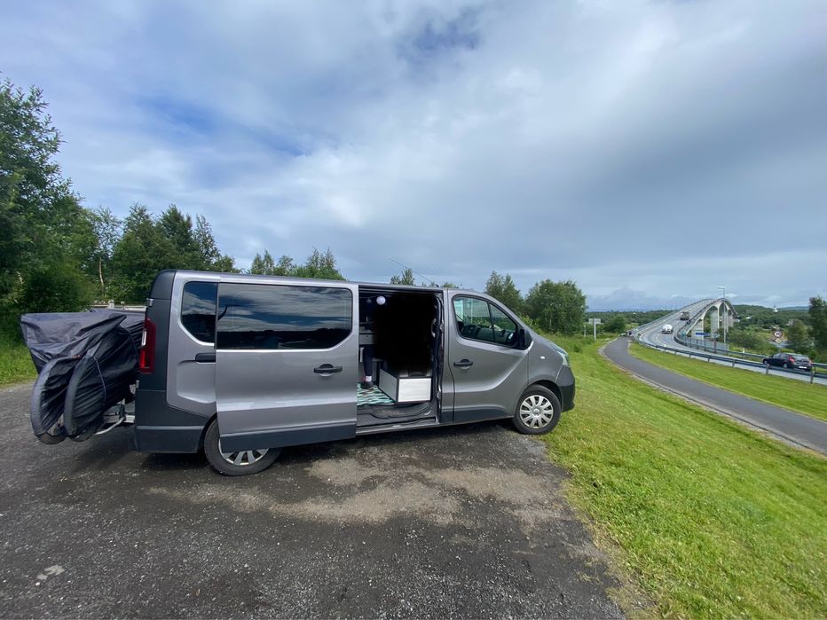 Renault trafic Long campervan 9 os. 1,6 2016 2wlasciciel webasto