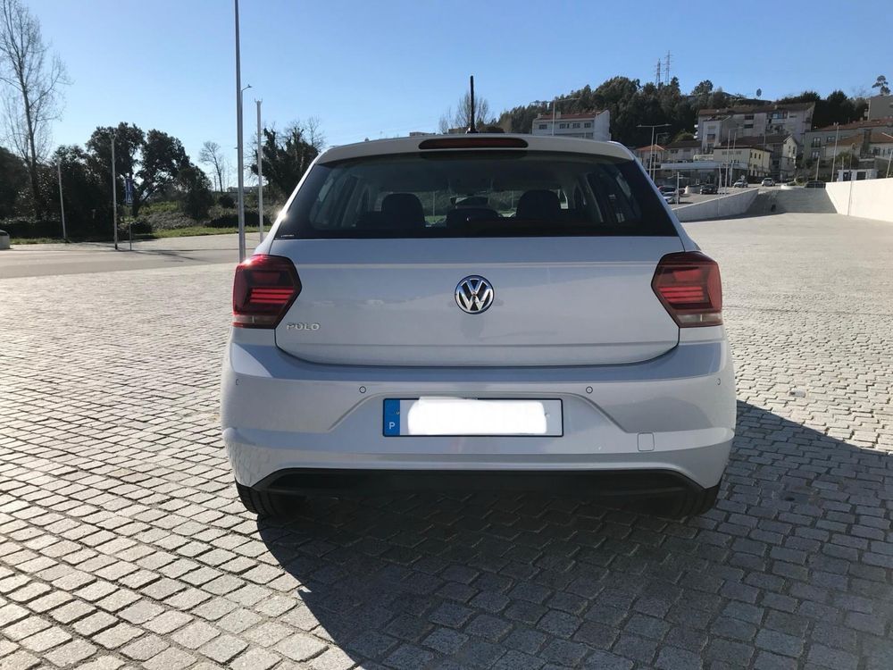 Volkswagen Polo VI 1.0 IRREPREENSIVEL