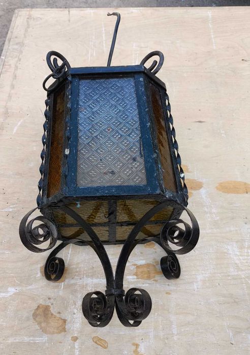 Stara lampa zewnętrzna