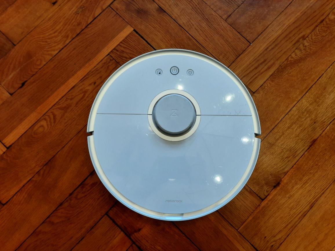 Robot sprzątający odkurzacz