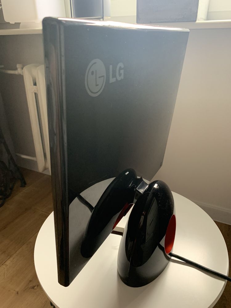Monitor 19’ LG..