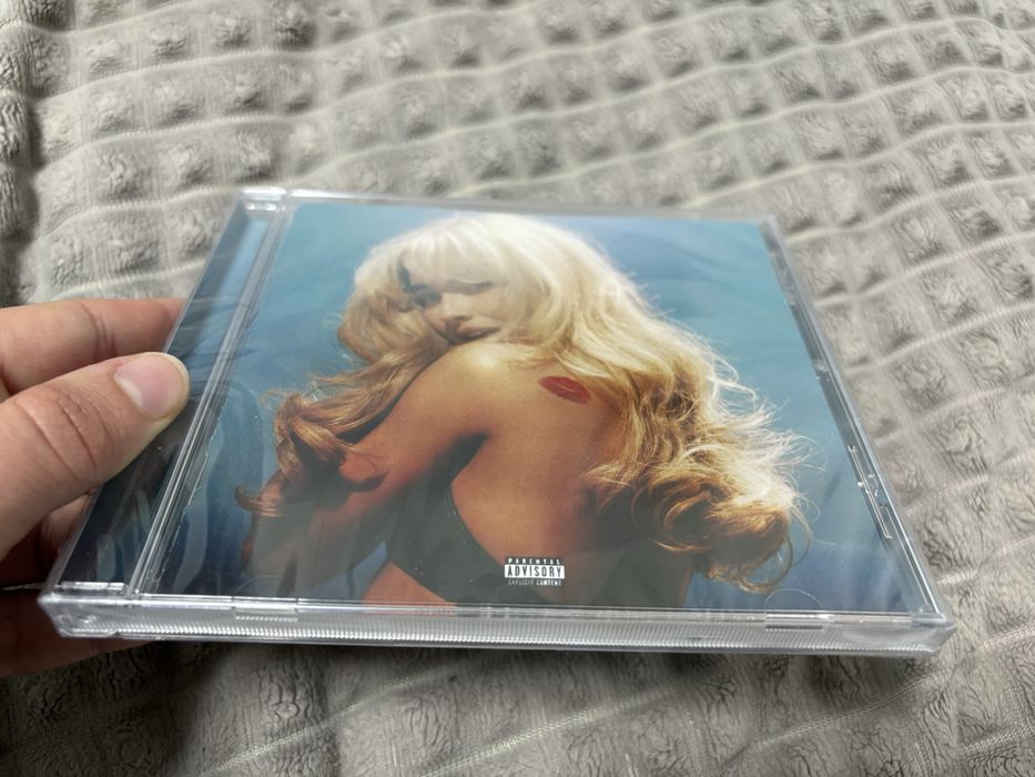 Новий CD Short n Sweet Sabrina Carpenter Сабріна Карпентер