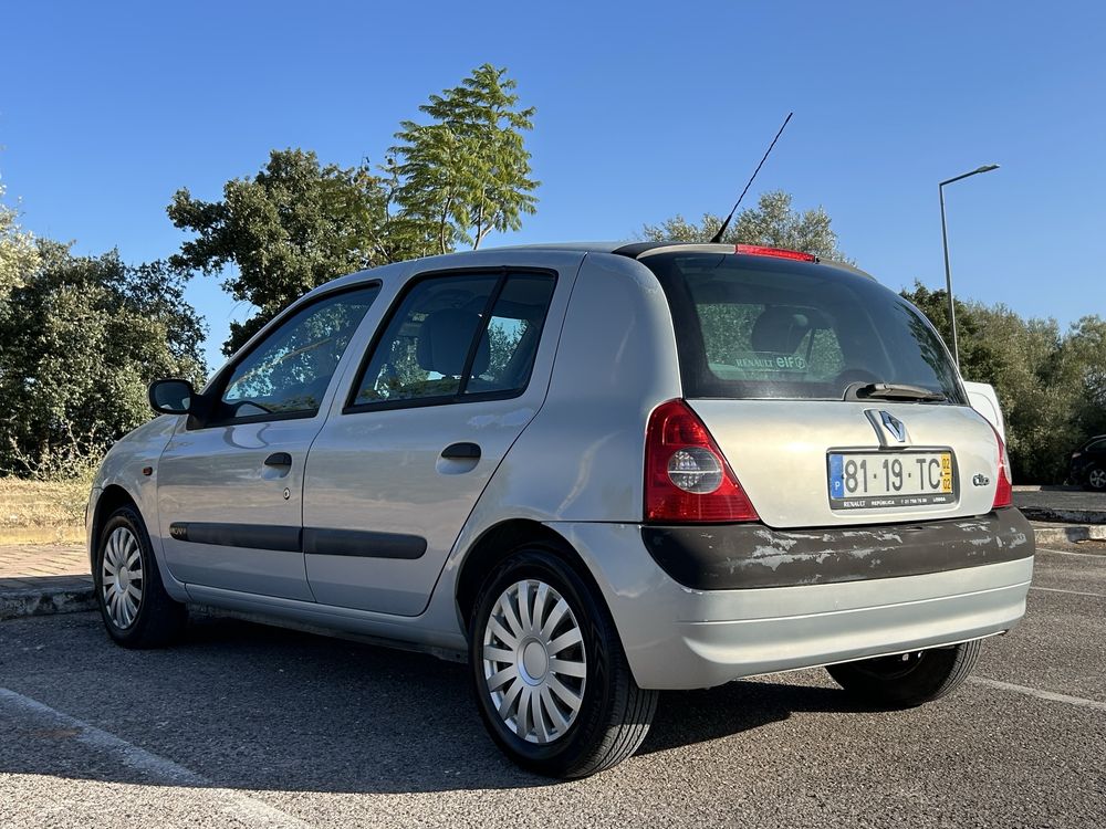 Renault Clio Privilege 2002