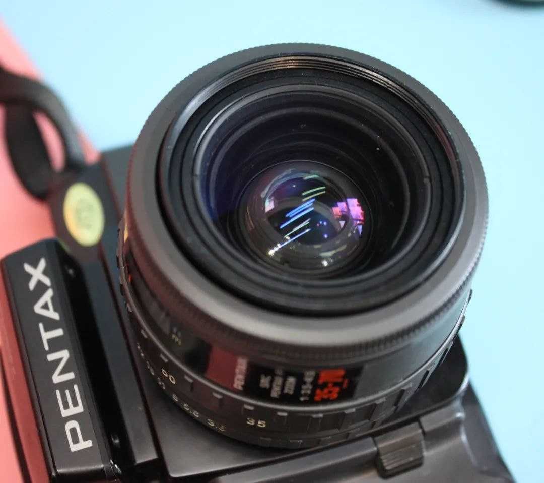Фотокамера Pentax SF1 + Обєктив SMC Pentax-F Zoom 35-70mm f/3.5-4.5