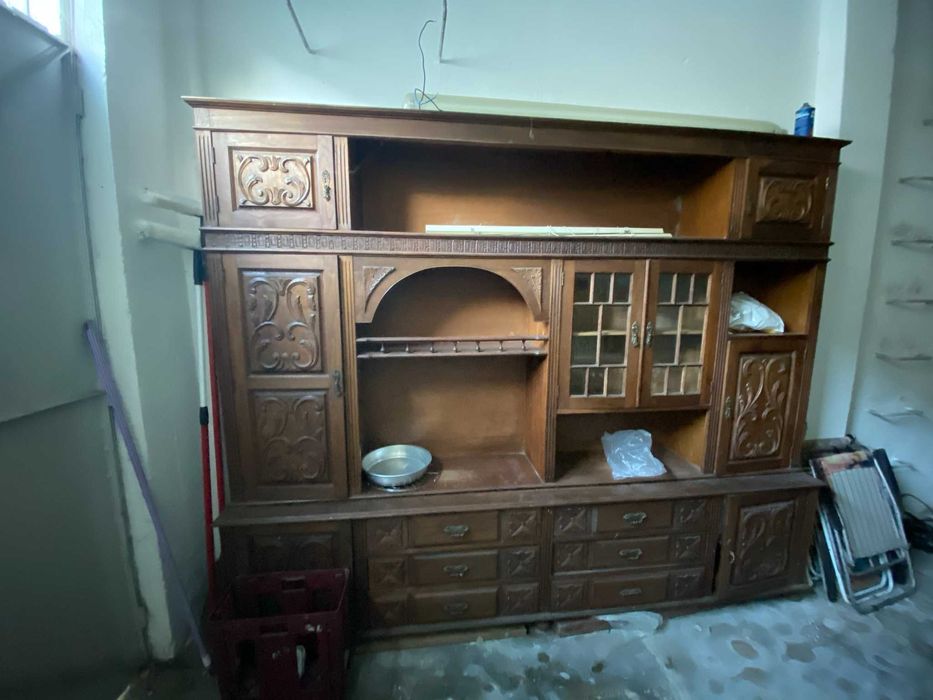 Móvel antigo em castanheiro