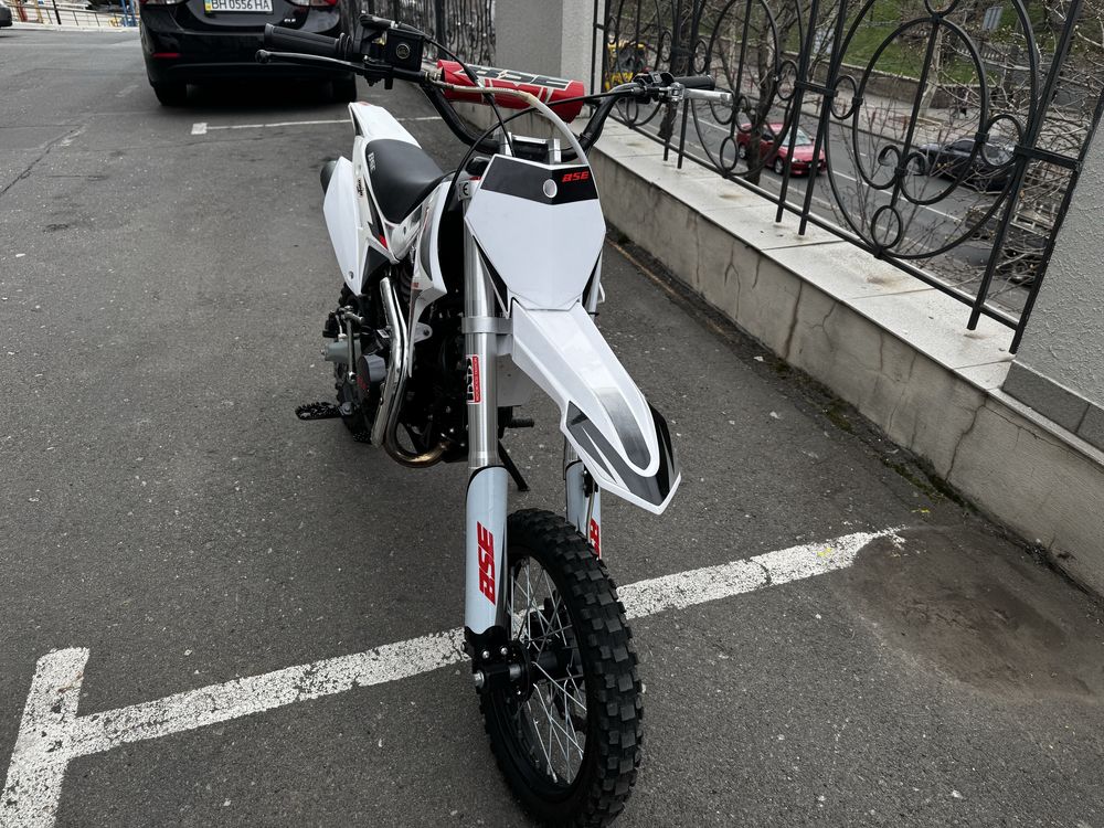 Продам питбайк BSE PH10D 125кубов