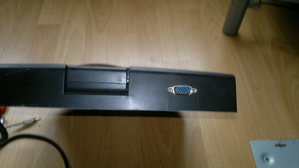 Monitor podsufitowy 10"