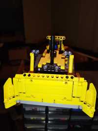 LEGO Technic buldożer 42028