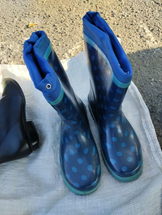 Продам сапожки детские утеплённые