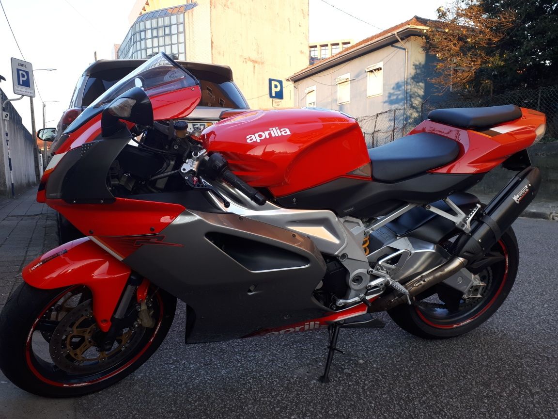 Aprillia RSV Mille R ano 2004