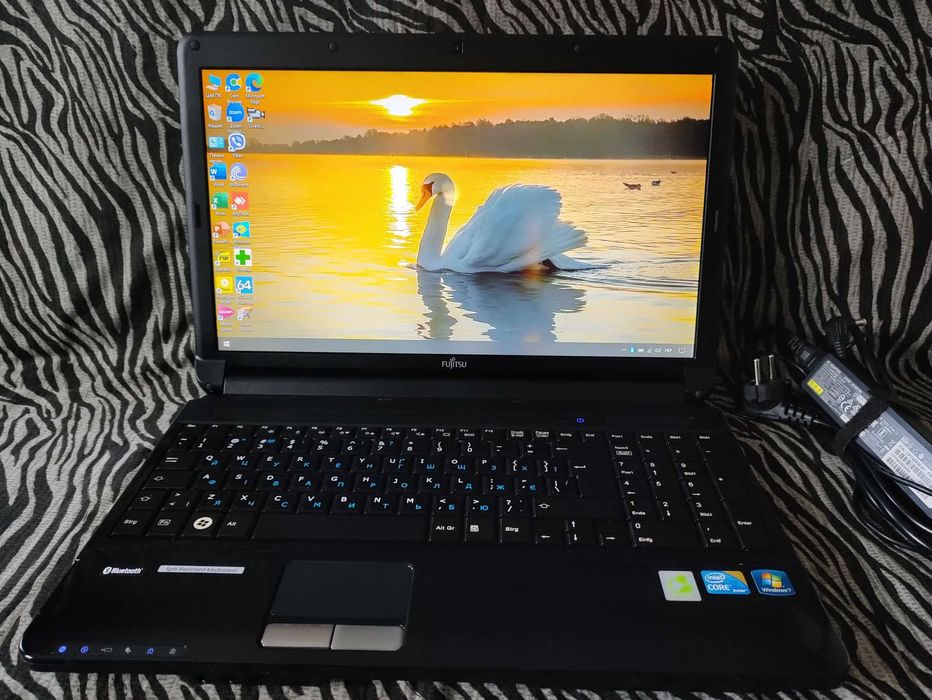 Fujitsu Lifebook AH530, 15.6"/8/SSD256/бат.2год/Win10