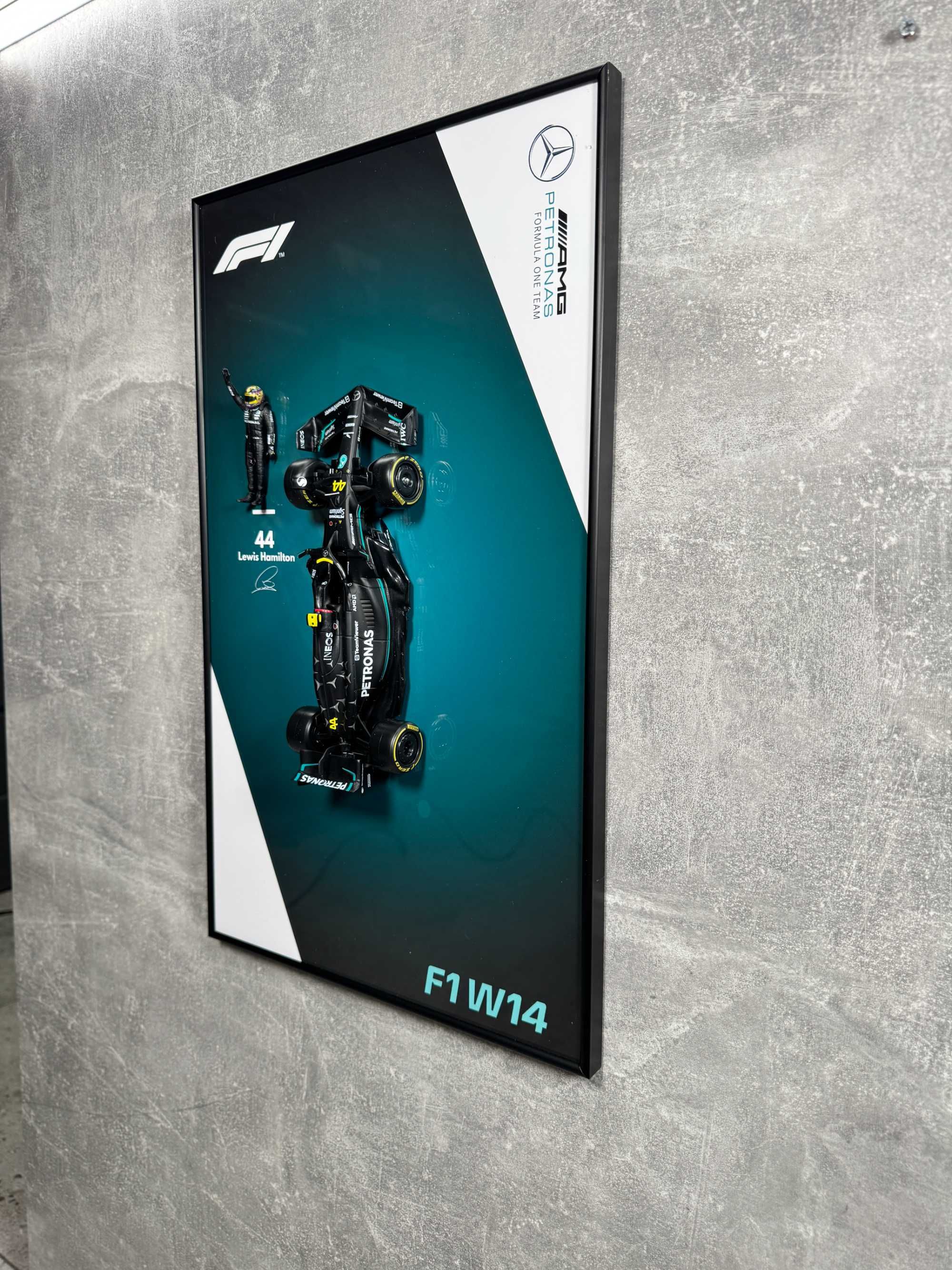 Bburago На Рамці F1 Mercedes 44 Lewis Hamilton 1/24 Маштаб AMG Модель