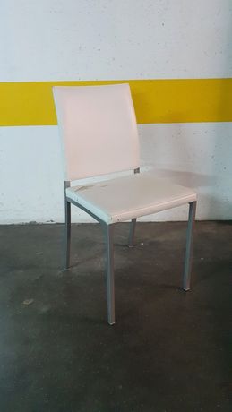 3 cadeiras simples