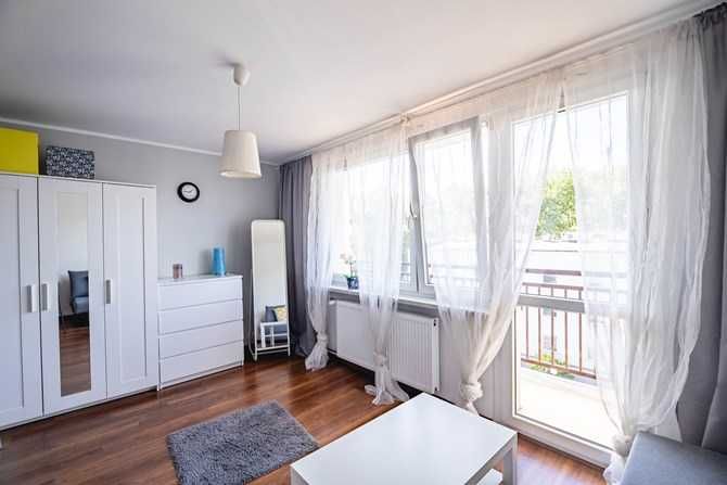 Do wynajęcia jasna kawalerka, 11 Listopada 9, BRAK PROWIZJI