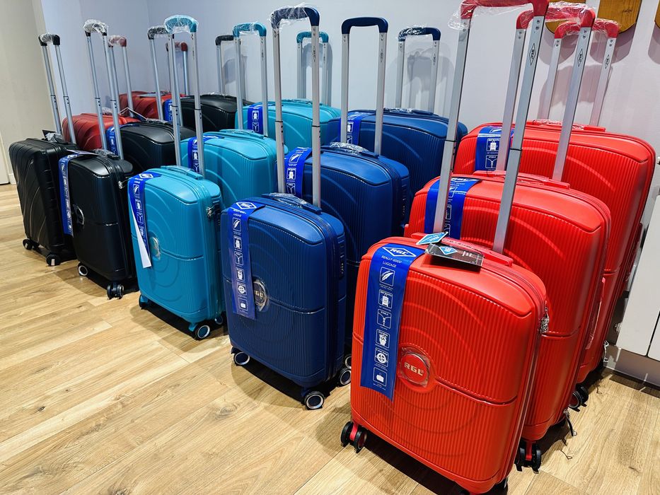 NOWE walizki/ walizka kabinowa / mix kolor /