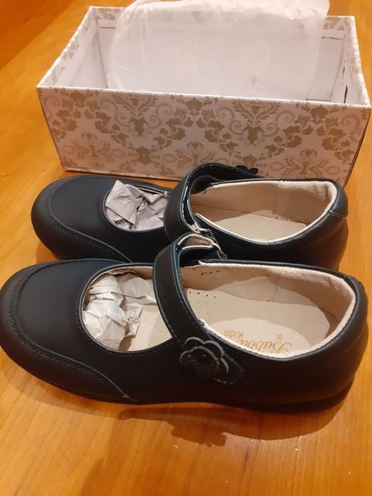 Sapatos colegiais menina NOVOS