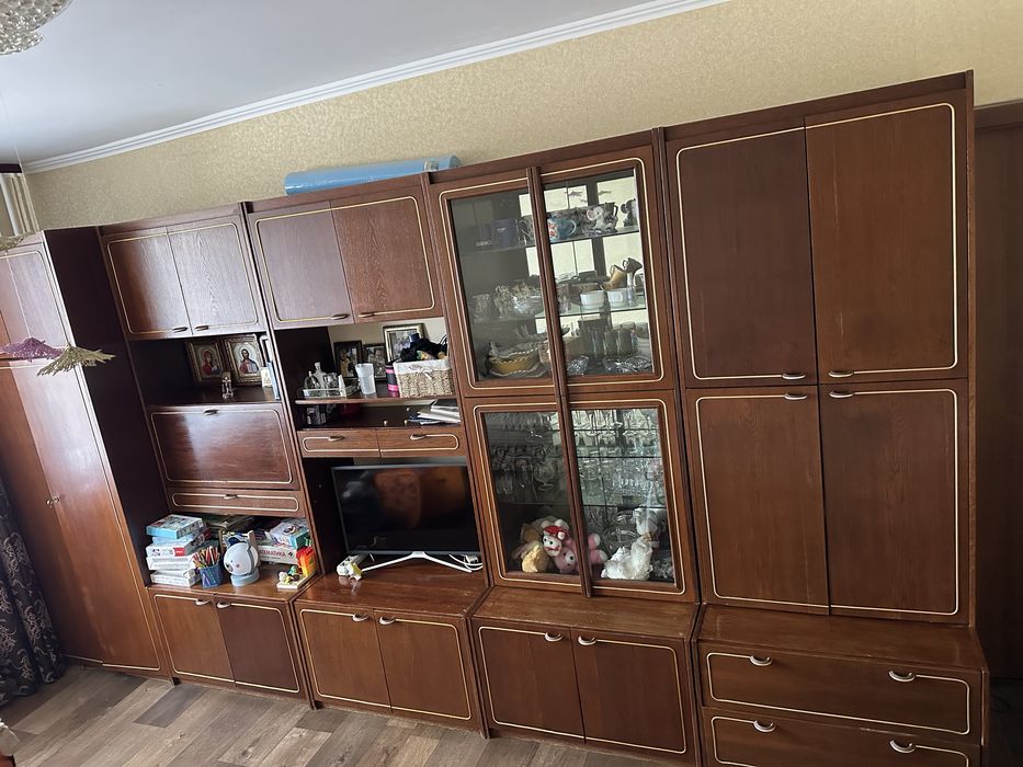 Мебель стенка в зал в очень хорошем состоянии